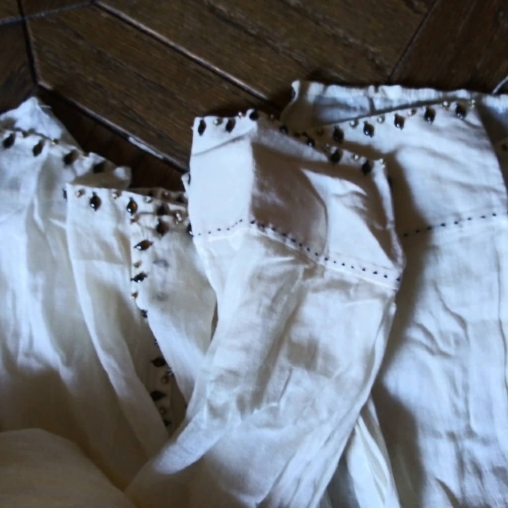 NWOT {Elie Tahari} Stunning Embroidered Blouse - Picture 4 of 8